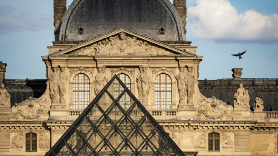  France unveils architects to transform Louvre  