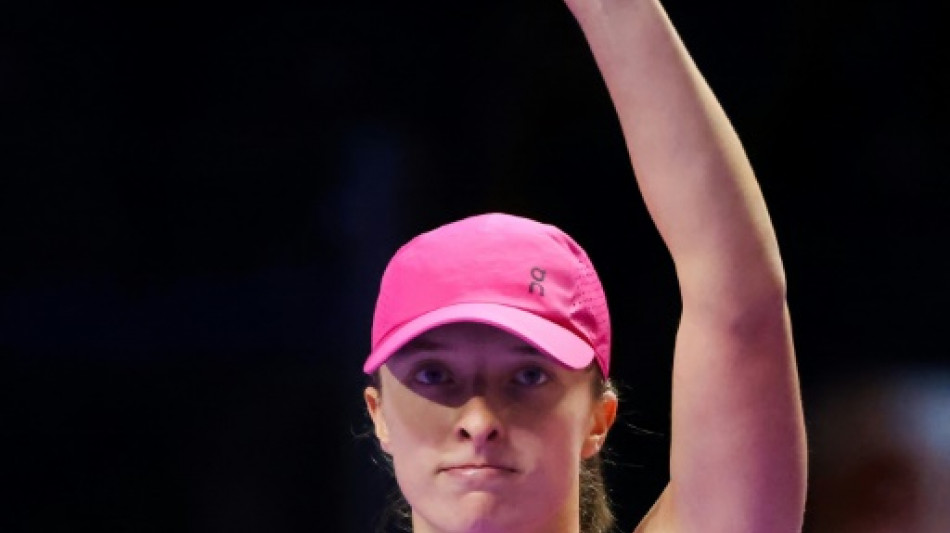 Swiatek vence Kasatkina e espera para saber vai &agrave; semifinal do WTA Finals