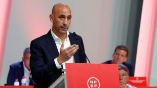 Federaci&oacute;n Espa&ntilde;ola de F&uacute;tbol anuncia "acciones legales" por "mentiras" de Hermoso sobre beso forzado