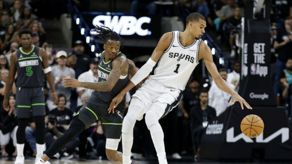  Spurs thrash Timberwolves as Knicks edge Sixers in NBA playoffs 