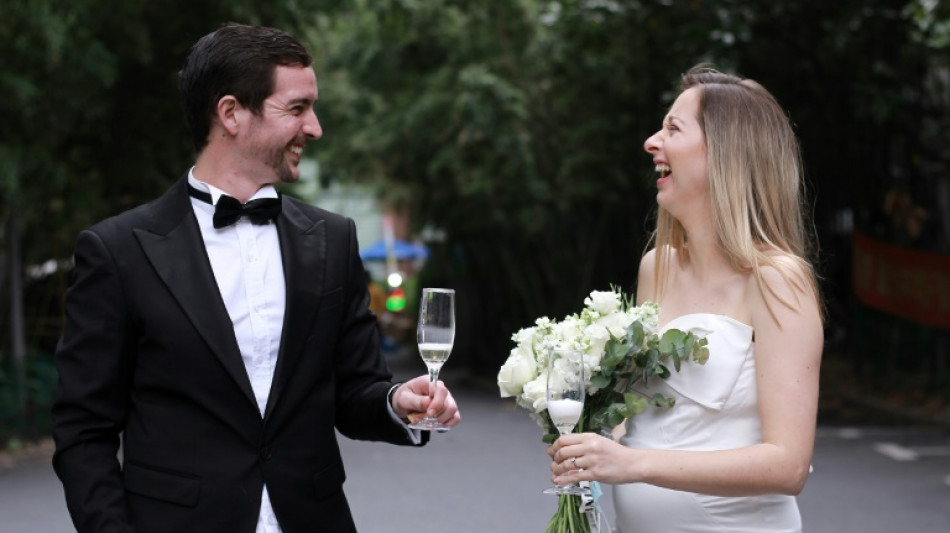 Boda por Zoom y fiesta en el garaje en medio del confinamiento de Shangh&aacute;i