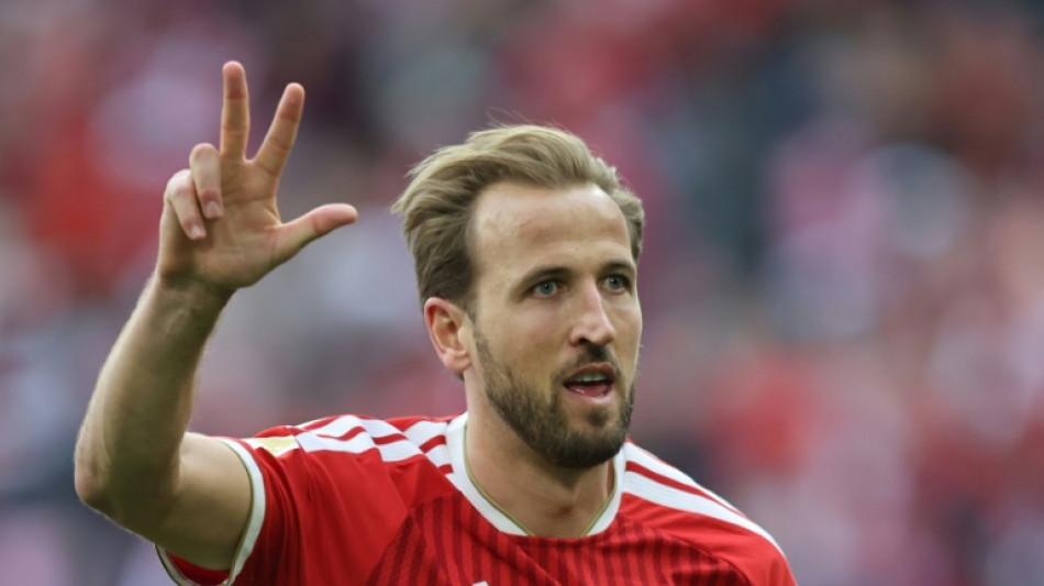  Kane hits hat-trick, St. Pauli relegated from Bundesliga 