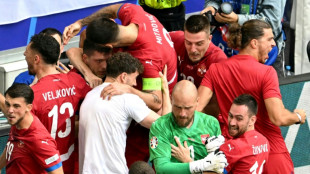 S&eacute;rvia arranca empate no fim contra Eslov&ecirc;nia (1-1) pela 2&ordf; rodada da Euro