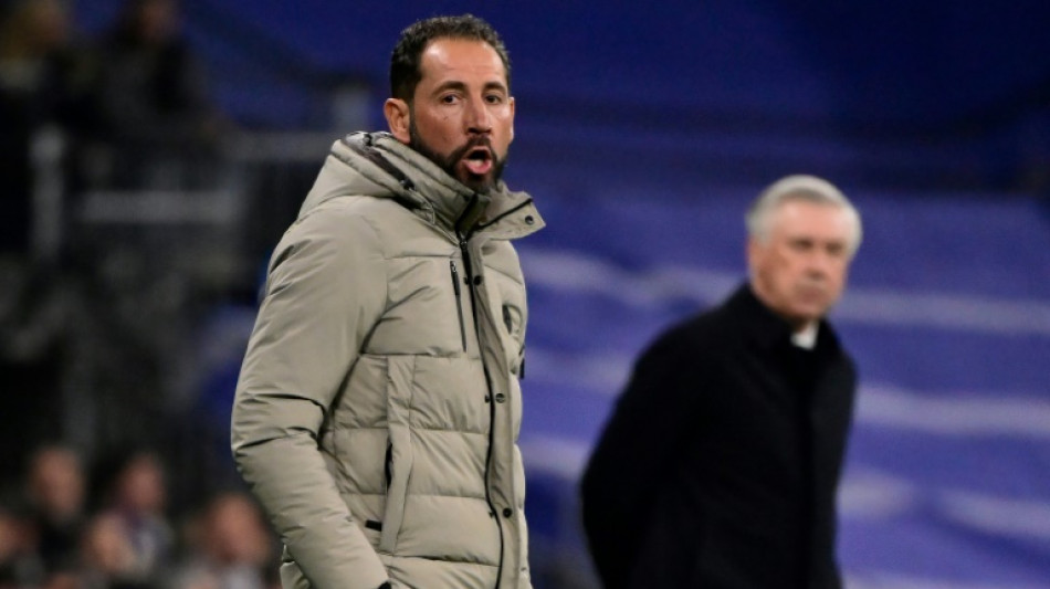 El Elche destituye al t&eacute;cnico Pablo Mach&iacute;n
