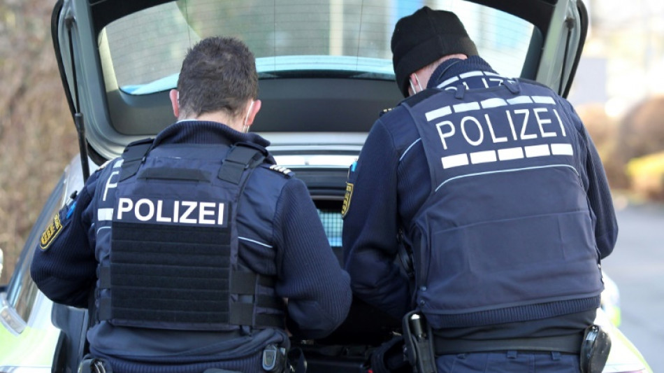 F&uuml;nf Festnahmen bei Razzia gegen Drogenh&auml;ndlerbande in Berlin