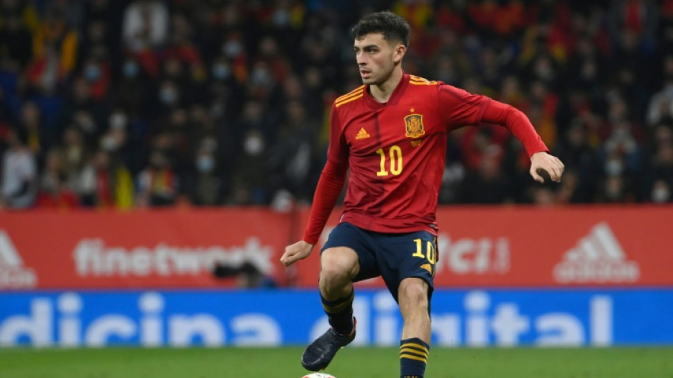 Pedri, el precoz disc&iacute;pulo de Iniesta en la Roja