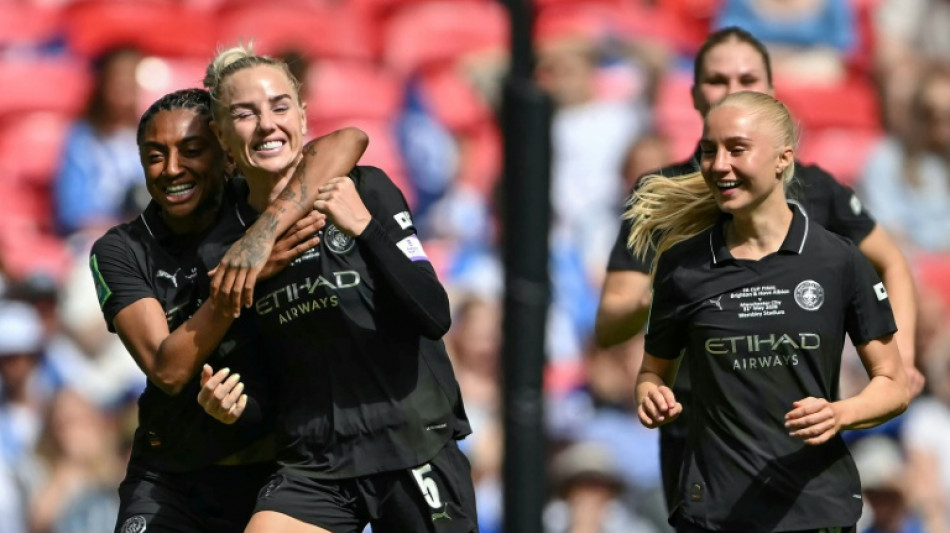 Man City women win FA Cup to complete double 