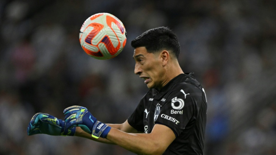  Esteban Andrada, portero argentino del Zaragoza, se arriesga a una fuerte sanci&oacute;n por el pu&ntilde;etazo 