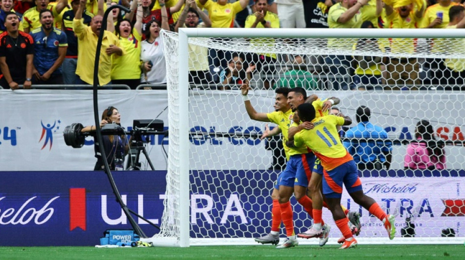 Col&ocirc;mbia vence Paraguai (2-1) pelo grupo do Brasil na Copa Am&eacute;rica