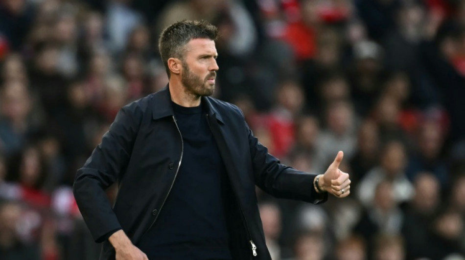  Carrick demands more 'streetwise' Man Utd after Spurs setback 