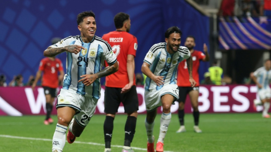  Argentina produce epic World Cup fightback to beat Egypt, reach quarters 