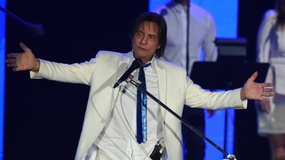  Roberto Carlos se accidenta en su Cadillac, pero sale ileso 