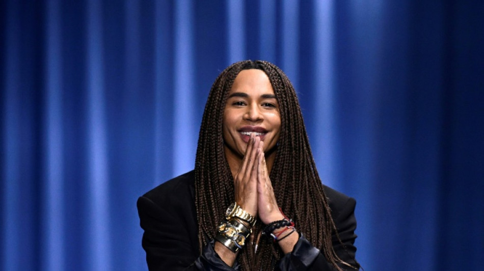 Pol&iacute;cia francesa anuncia seis deten&ccedil;&otilde;es ap&oacute;s roubo de pe&ccedil;as da marca Balmain