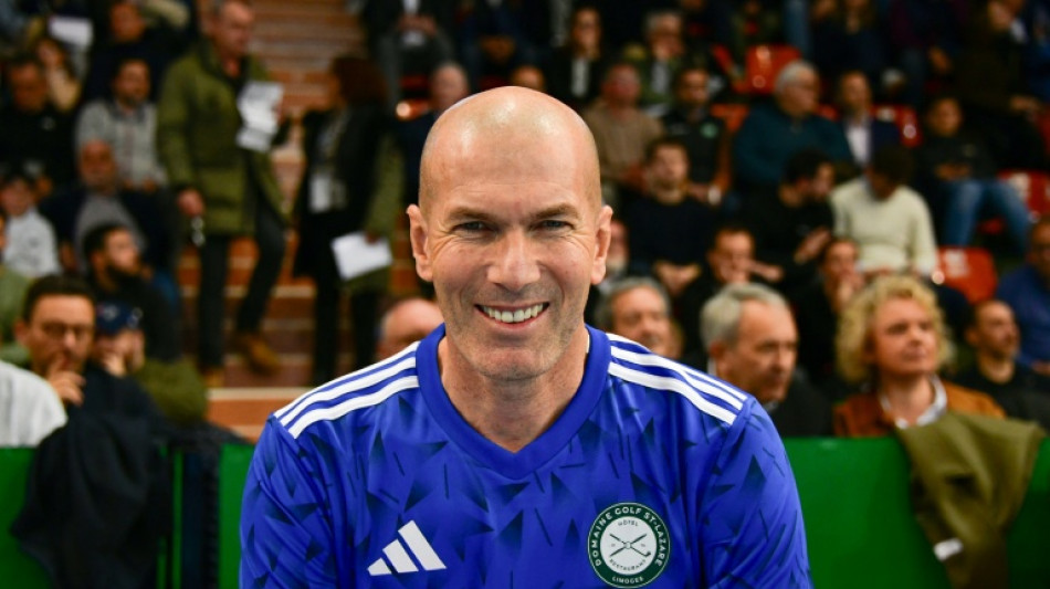  Foot: le jour J pour Zidane, grand favori de l'apr&egrave;s-Deschamps 