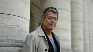 Emmanuel Carrère gana el premio Médicis en Francia con un libro sobre su madre