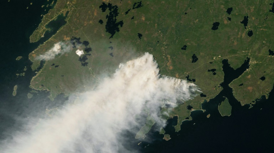 Con centenas de incendios activos, Canad&aacute; enfrenta enormes desaf&iacute;os log&iacute;sticos