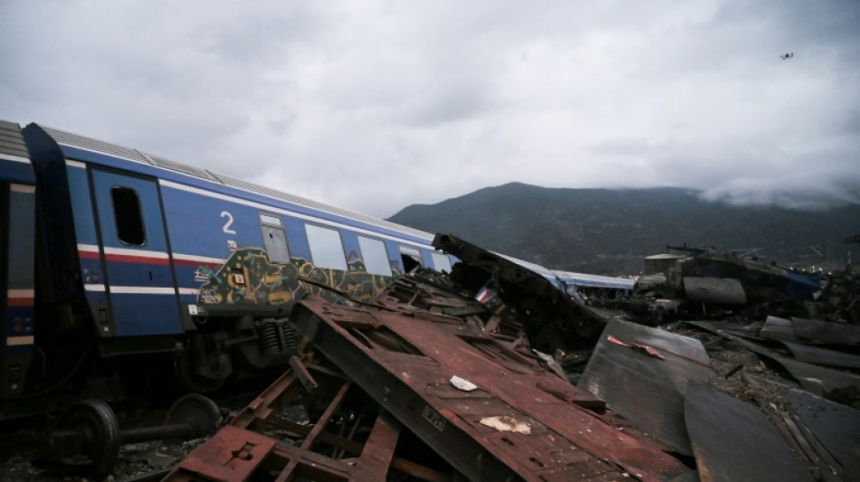 Gr&egrave;ce: au moins 36 morts dans une violente collision frontale entre deux trains