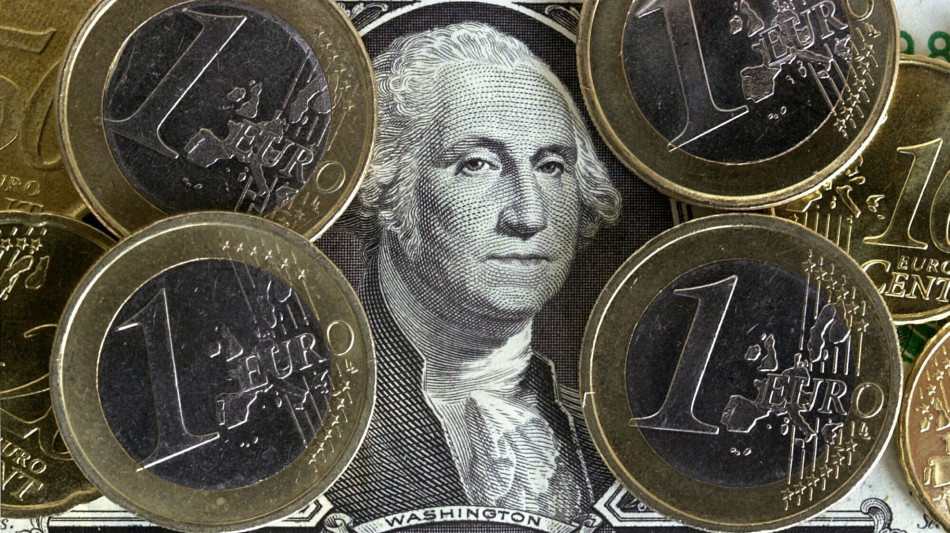 L'euro &egrave; stabile, a 1,1165 dollari