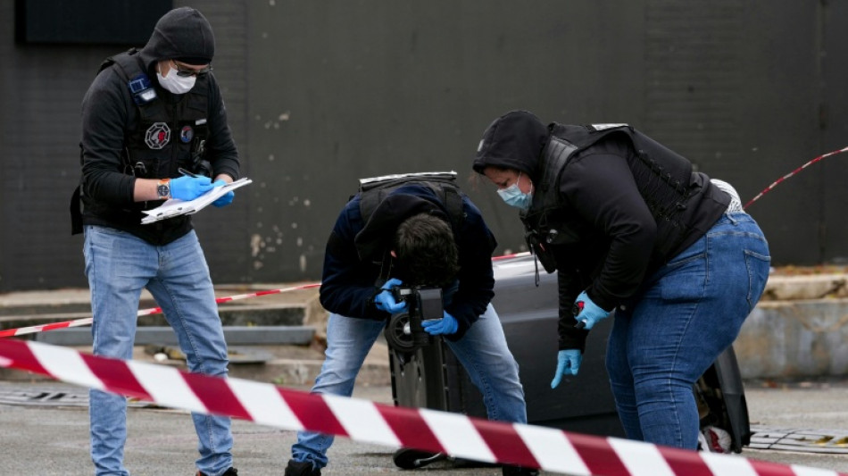  Un hombre mata a una persona y hiere a cuatro tras abrir fuego cerca de Par&iacute;s 
