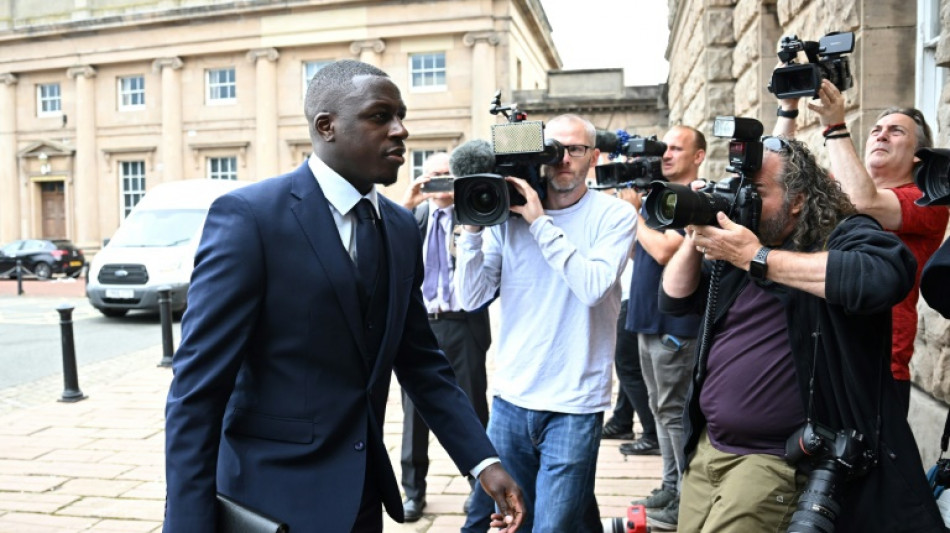 Le footballeur Benjamin Mendy non-coupable de six viols, mais sera rejug&eacute; pour un septi&egrave;me