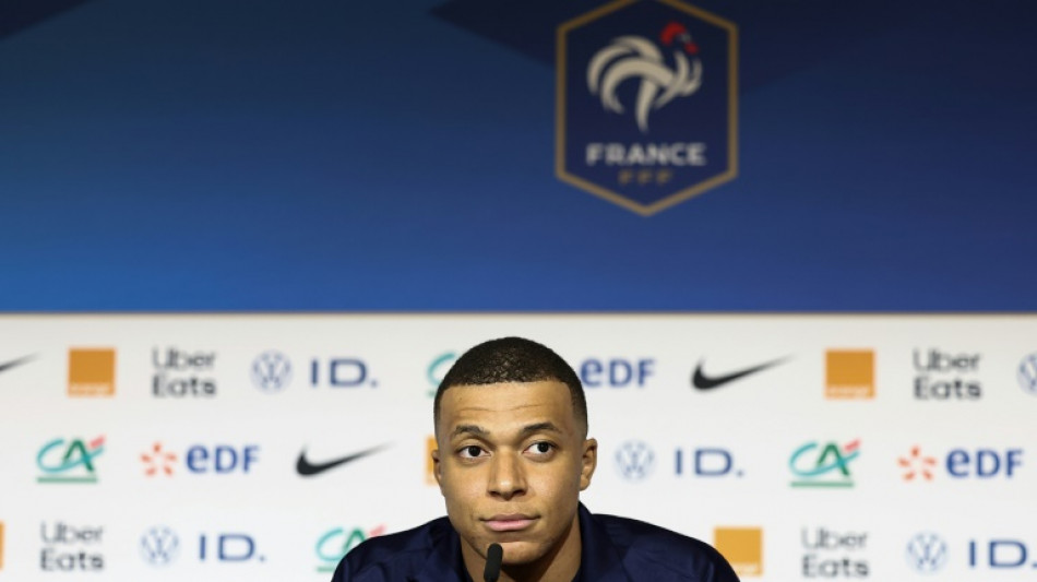 'Nada a anunciar', diz Mbapp&eacute; ao ser perguntado sobre futuro