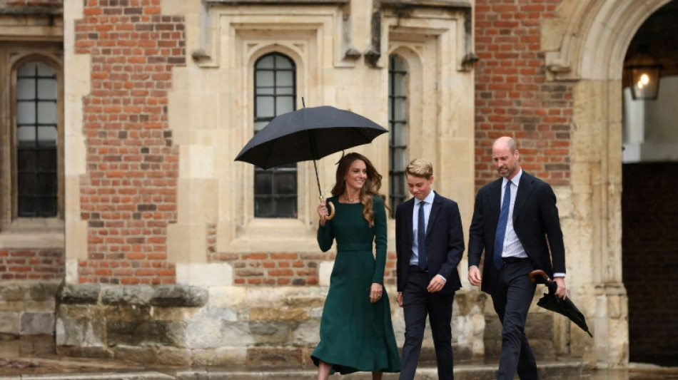  Erster Schultag von Prinz George in britischer Eliteschule Eton College 