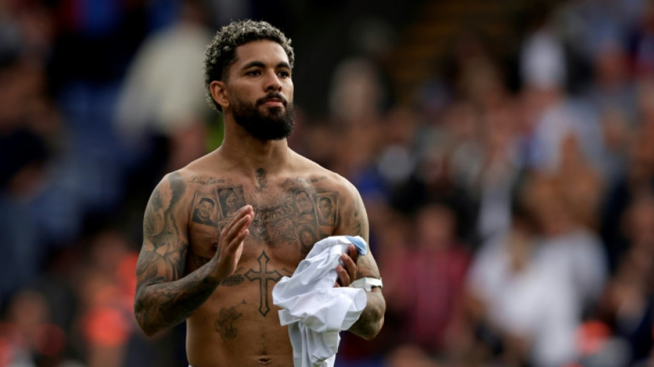 Juventus anuncia contrata&ccedil;&atilde;o de Douglas Luiz do Aston Villa 