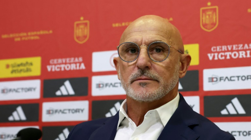 El seleccionador de 'la Roja' masculina pide "perd&oacute;n" por aplaudir a Luis Rubiales