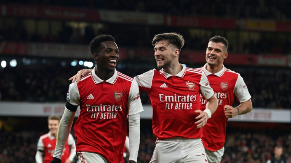 Arsenal se afianza como l&iacute;der de la Premier League, Newcastle segundo