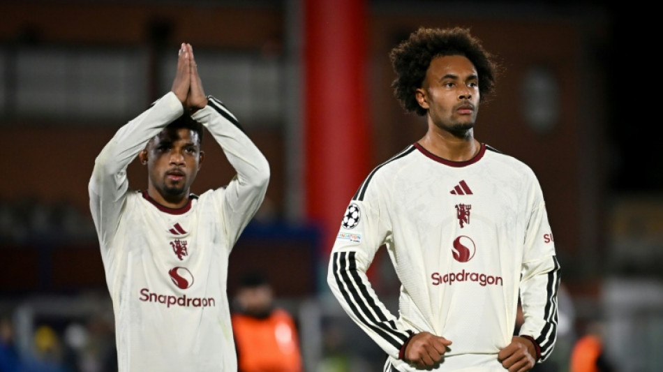  Pitiful Man Utd display heaps pressure on Carrick 
