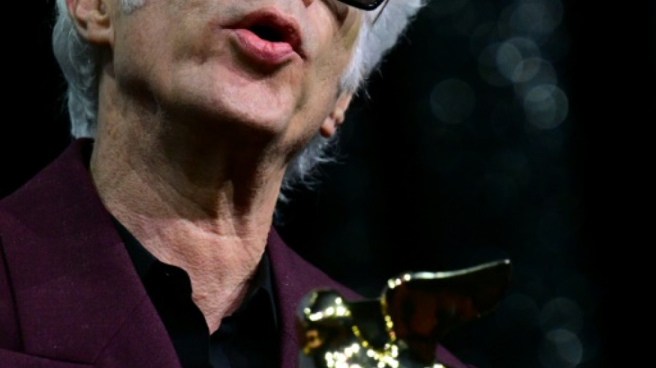  Jim Jarmusch ganha Leão de Ouro em Veneza com 'Father Mother Sister Brother' 