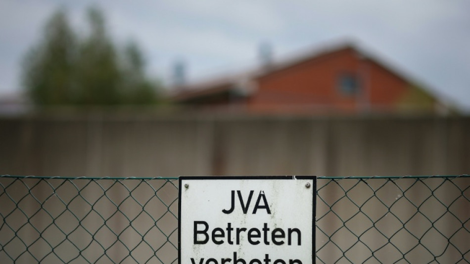 Gef&auml;ngnismitarbeiter in NRW nach Verkauf von Handys an H&auml;ftlinge in Untersuchungshaft 