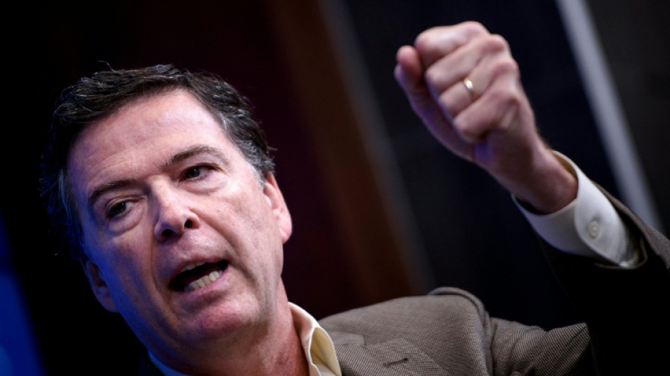 L'ex-directeur du FBI James Comey, cible de Donald Trump, de nouveau inculp&eacute;