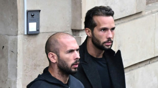 Un tribunal rumano prolonga la detenci&oacute;n del pol&eacute;mico 'influencer' brit&aacute;nico Andrew Tate