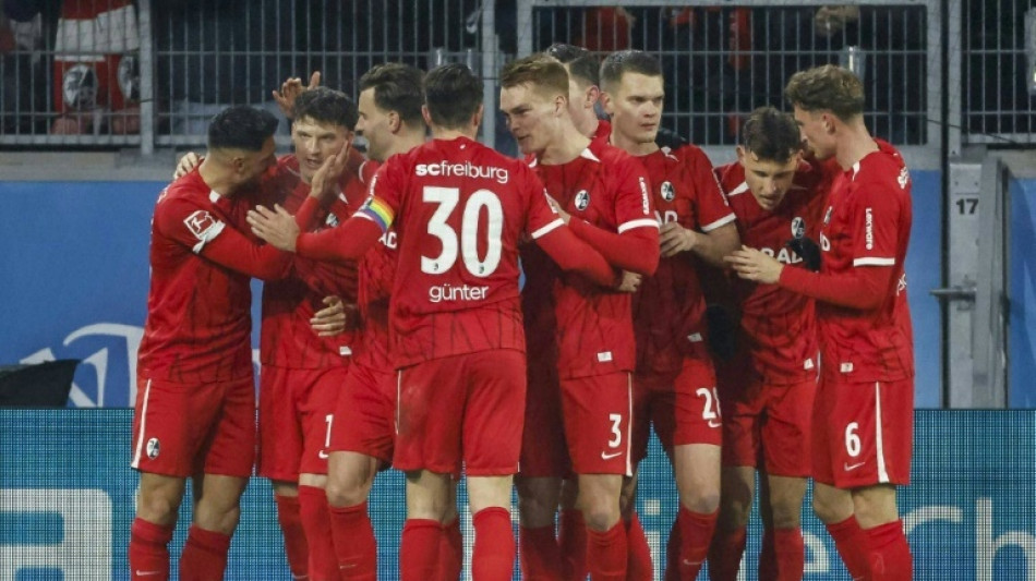 Freiburg vence Wolfsburg e se aproxima da zona da Champions no Alem&atilde;o
