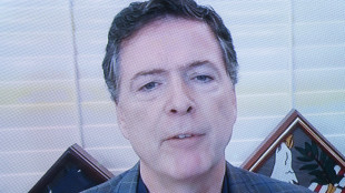 Giudice Usa archivia l'indagine contro l'ex capo dell'Fbi